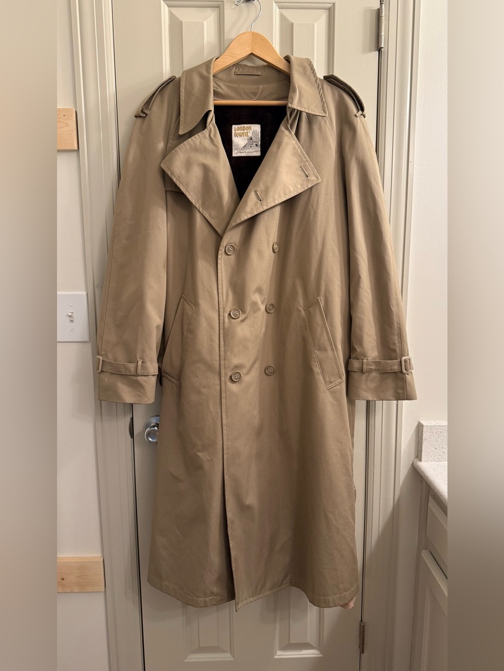 Vintage London Towne 44L Long Tan Trench Coat Removable Lining Double Breasted
